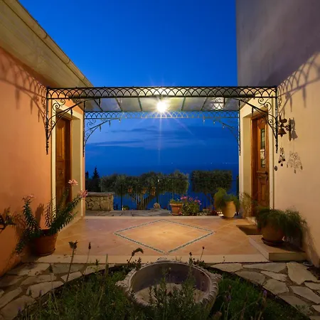 Vila Boutique Andronice *