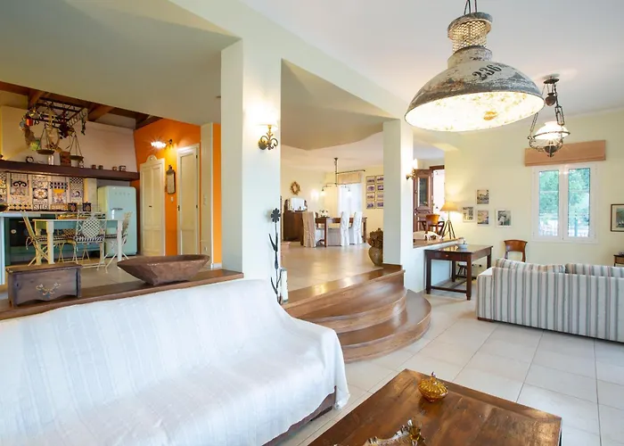 Vila Boutique Andronice Tsoukaládhes