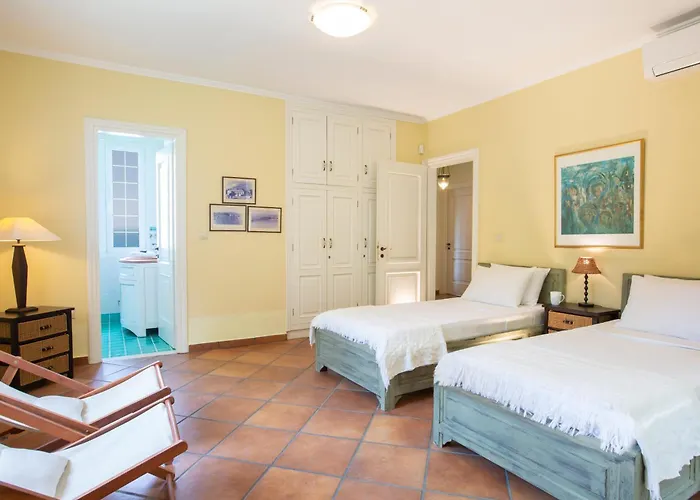 Boutique Andronice Tsoukaládhes