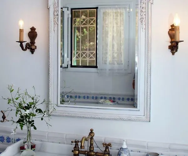 Vila Boutique Andronice Tsoukaládhes